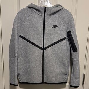 Nike Sportswear Tech Fleece
Big Kids' Full-Zip Hoodie- XL